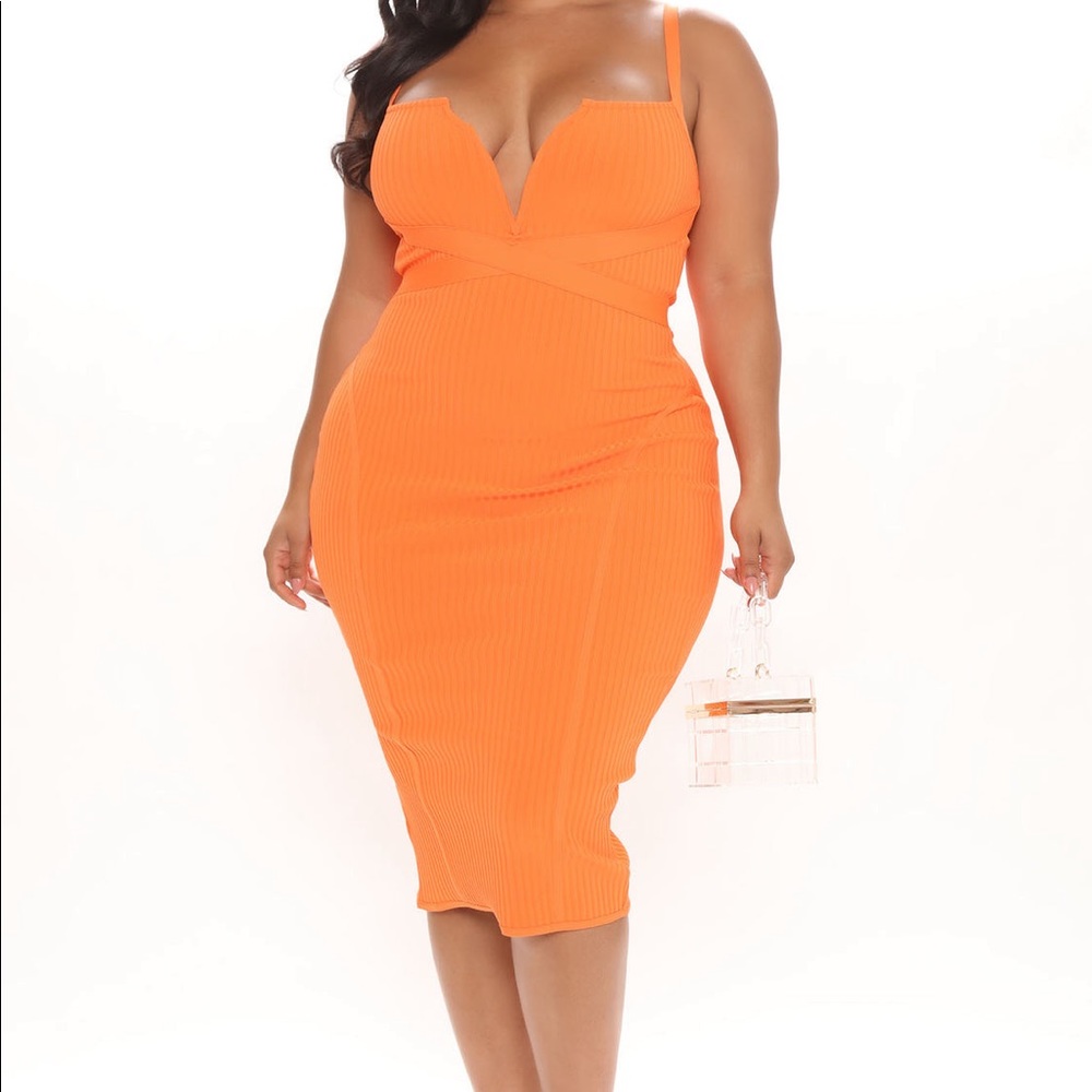Midi dress
Size 2x